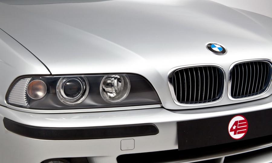 Детали экстерьера BMW 525i Touring M Sport Package 2002 года  (UK) (фото 12 из 25)